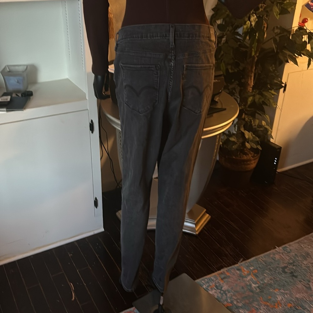Levis 720 High Rise Super Skinny Jeans Sz 33 gray great condition